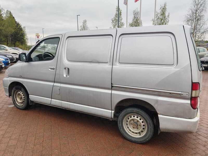 Toyota Hiace vaihtoauto