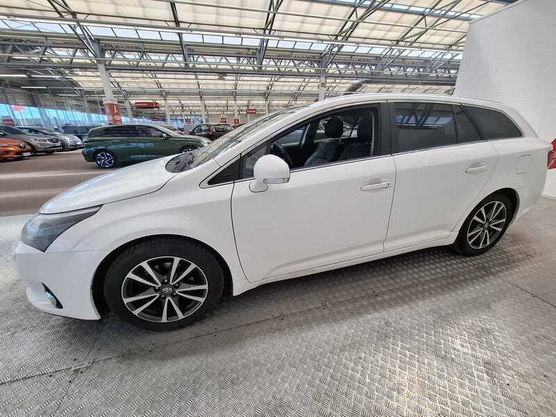 Toyota Avensis vaihtoauto