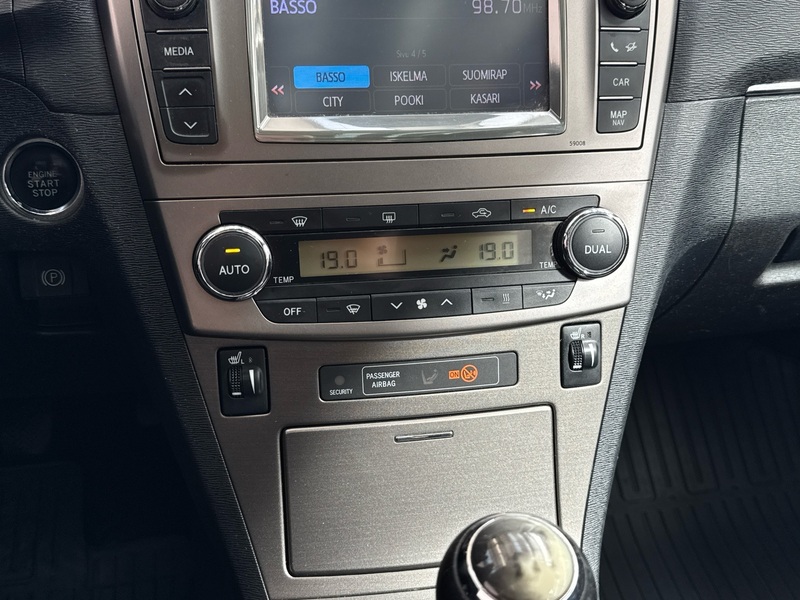 Toyota Avensis vaihtoauto