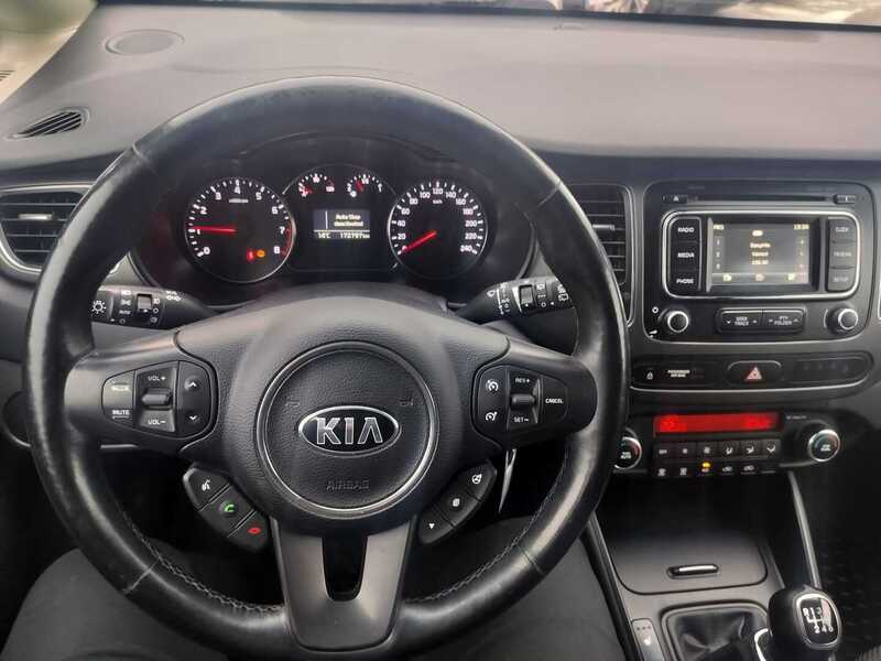 Kia Carens vaihtoauto