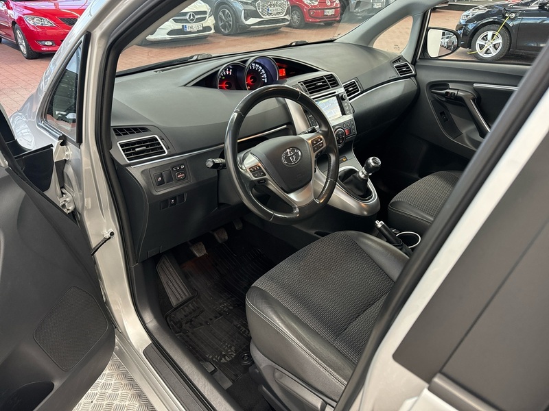 Toyota Verso vaihtoauto