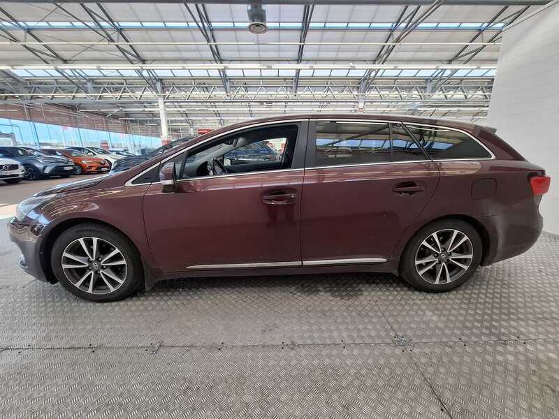 Toyota Avensis vaihtoauto