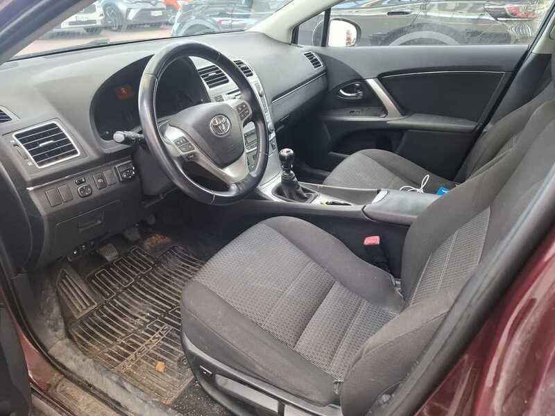 Toyota Avensis vaihtoauto