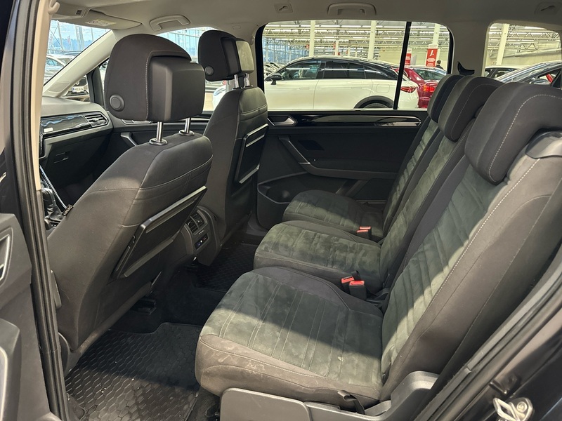 Volkswagen Touran vaihtoauto