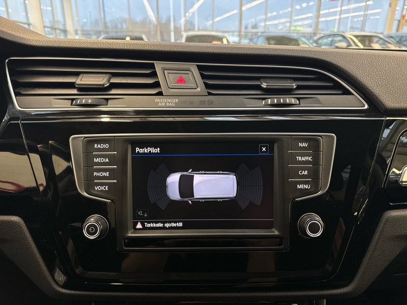 Volkswagen Touran vaihtoauto