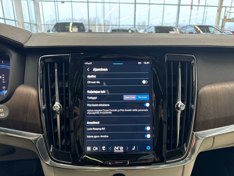 Volvo V90 Cross Country vaihtoauto