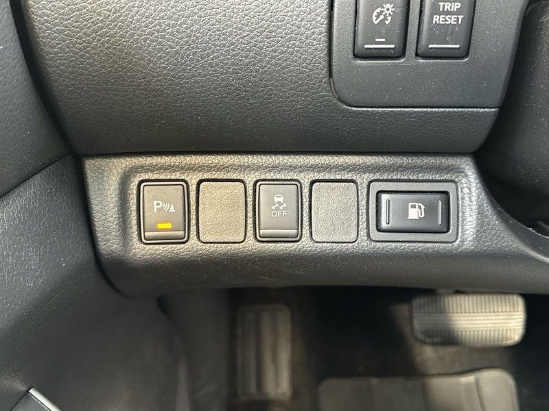 Nissan Navara vaihtoauto