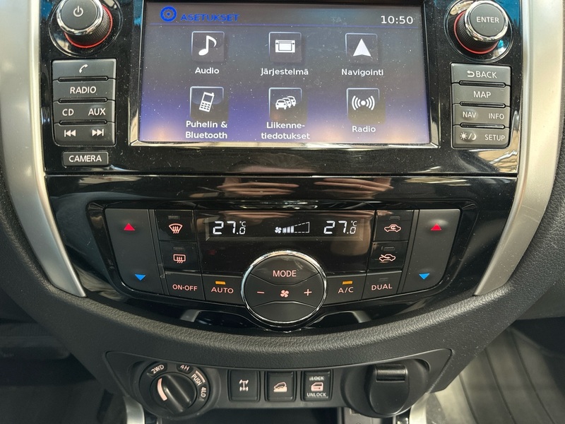 Nissan Navara vaihtoauto