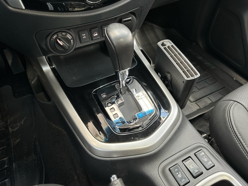 Nissan Navara vaihtoauto