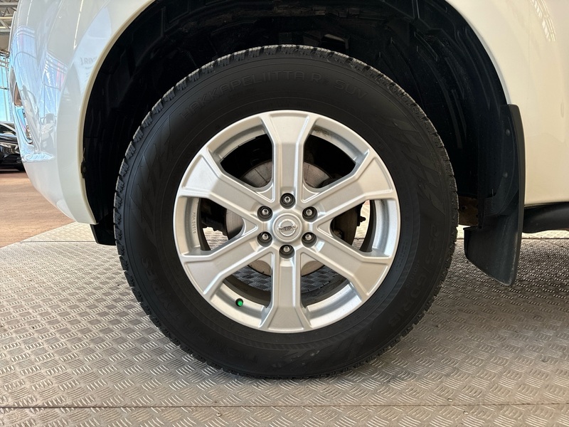 Nissan Navara vaihtoauto