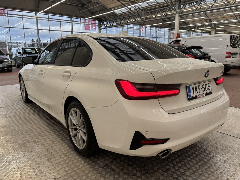BMW 330 vaihtoauto