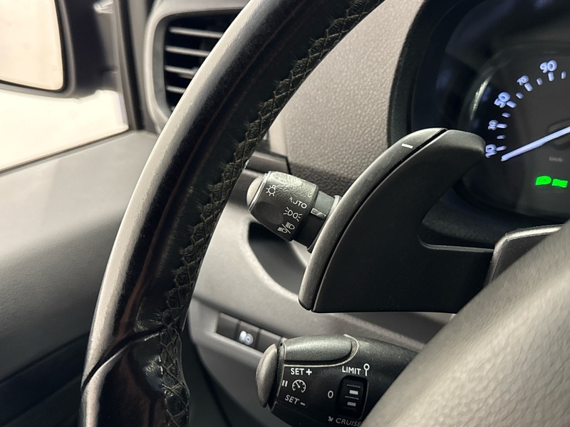 Opel Vivaro vaihtoauto