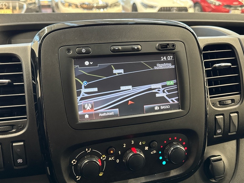 Opel Vivaro vaihtoauto