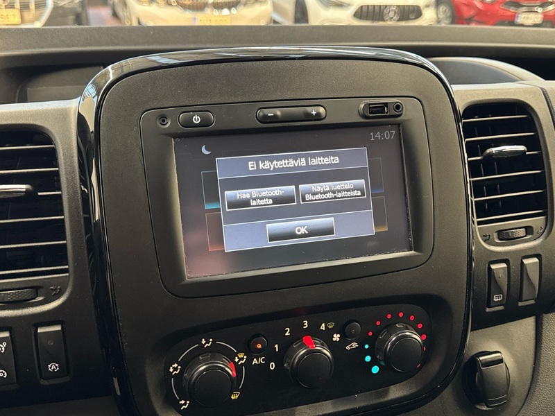 Opel Vivaro vaihtoauto