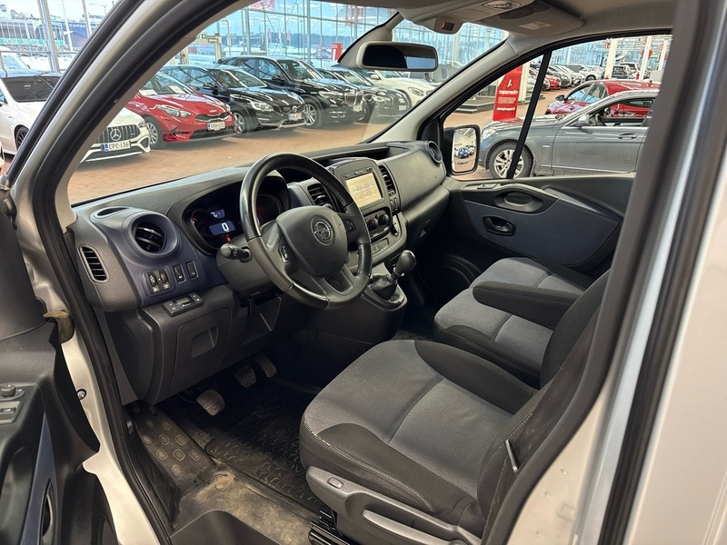 Opel Vivaro vaihtoauto
