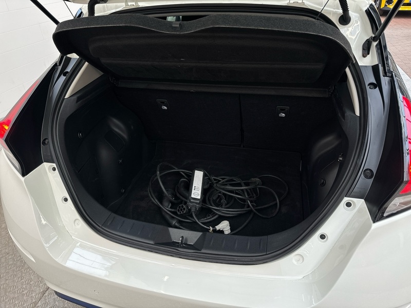 Nissan Leaf vaihtoauto