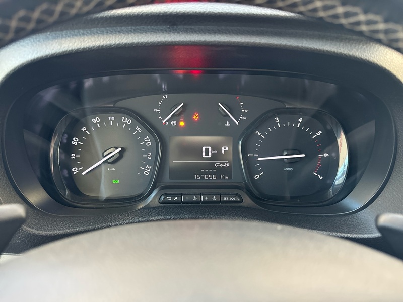 Opel Vivaro vaihtoauto