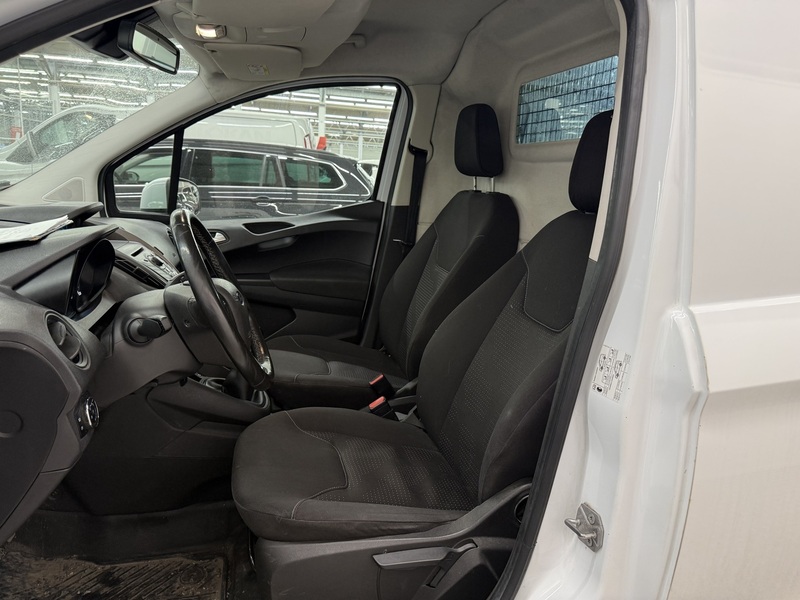 Ford Transit Courier vaihtoauto