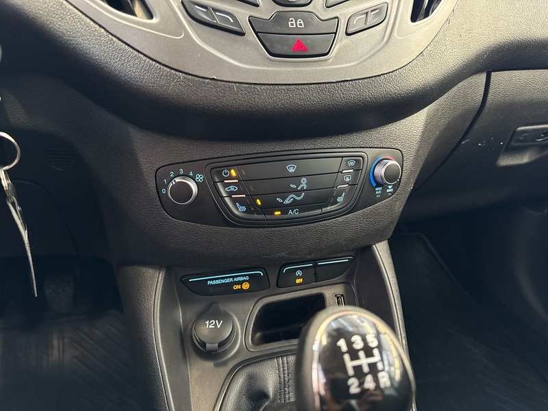 Ford Transit Courier vaihtoauto