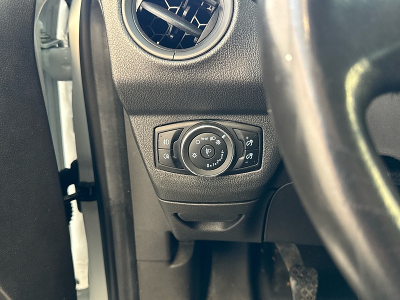 Ford Transit Courier vaihtoauto