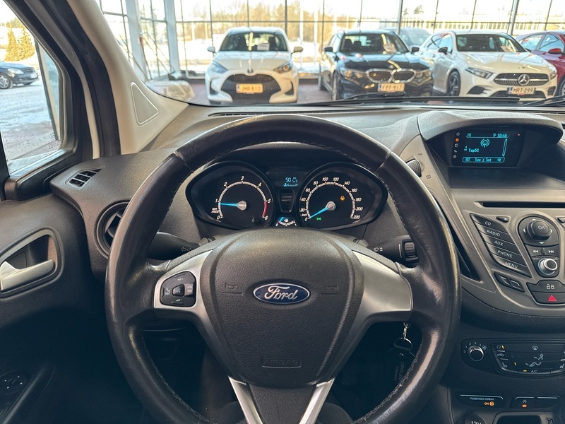 Ford Transit Courier vaihtoauto
