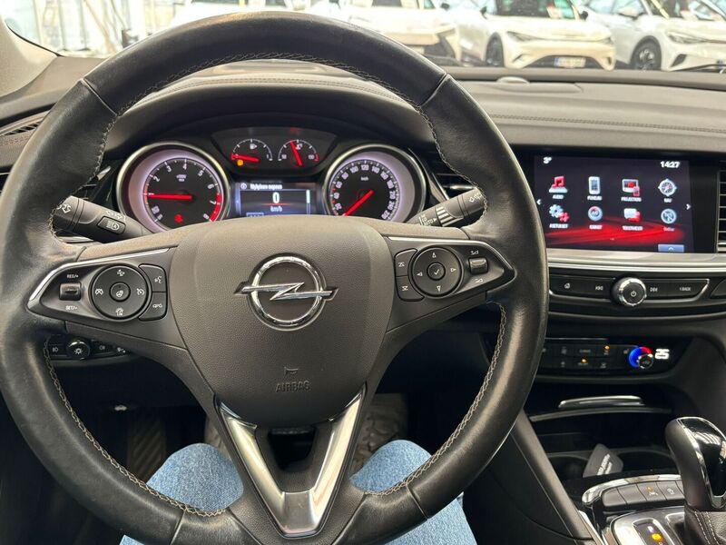 Opel Insignia vaihtoauto