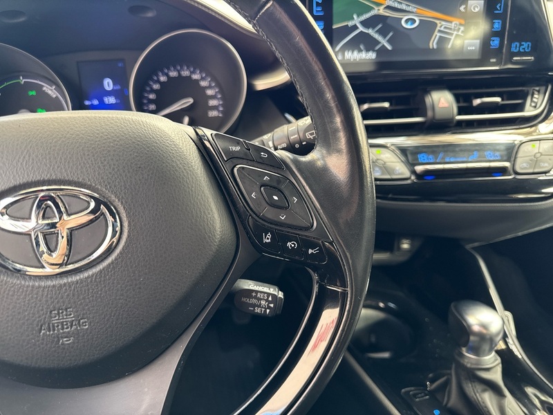 Toyota C-HR vaihtoauto