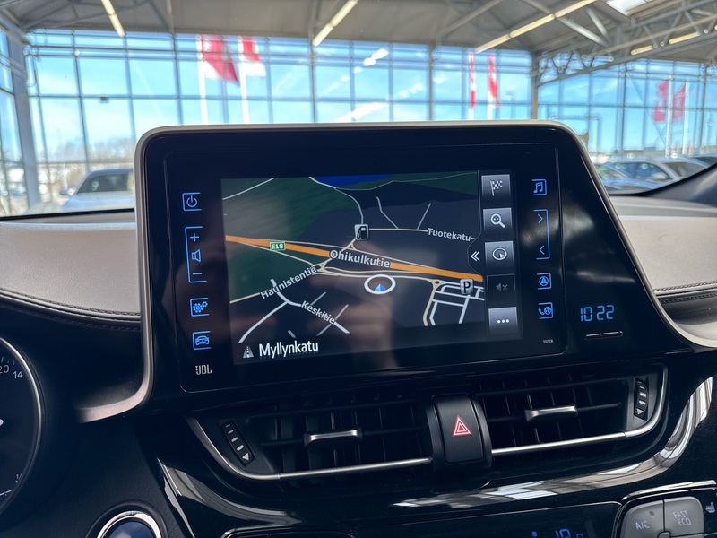Toyota C-HR vaihtoauto