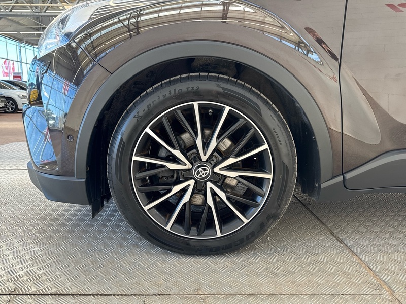 Toyota C-HR vaihtoauto