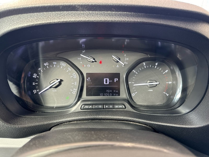 Opel Vivaro vaihtoauto