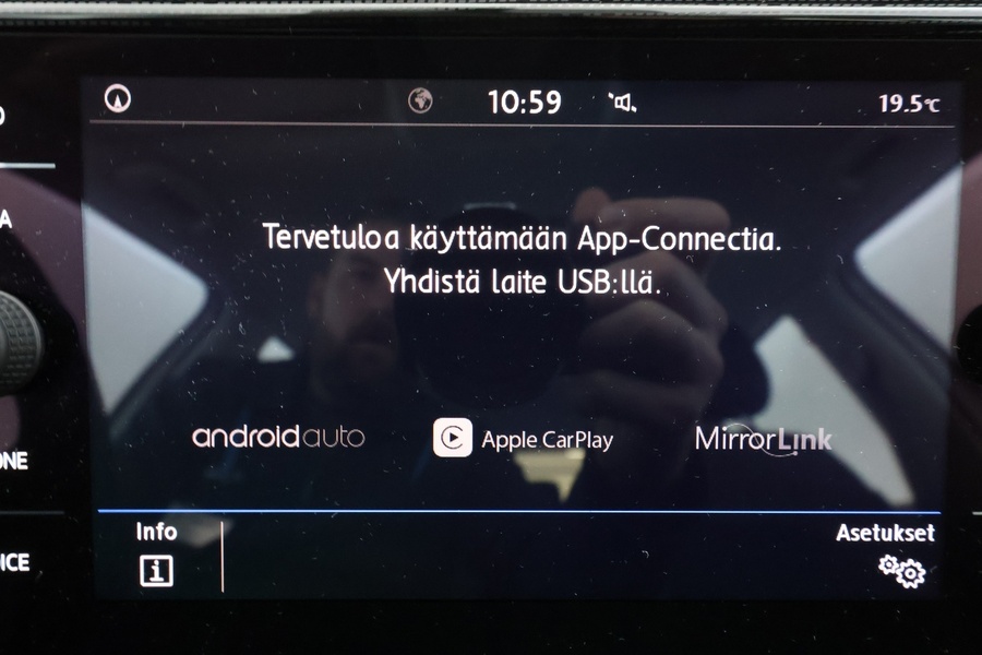 Volkswagen Golf Sportsvan vaihtoauto