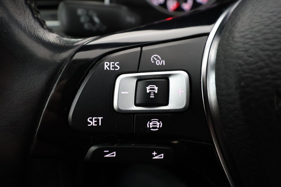 Volkswagen Golf Sportsvan vaihtoauto