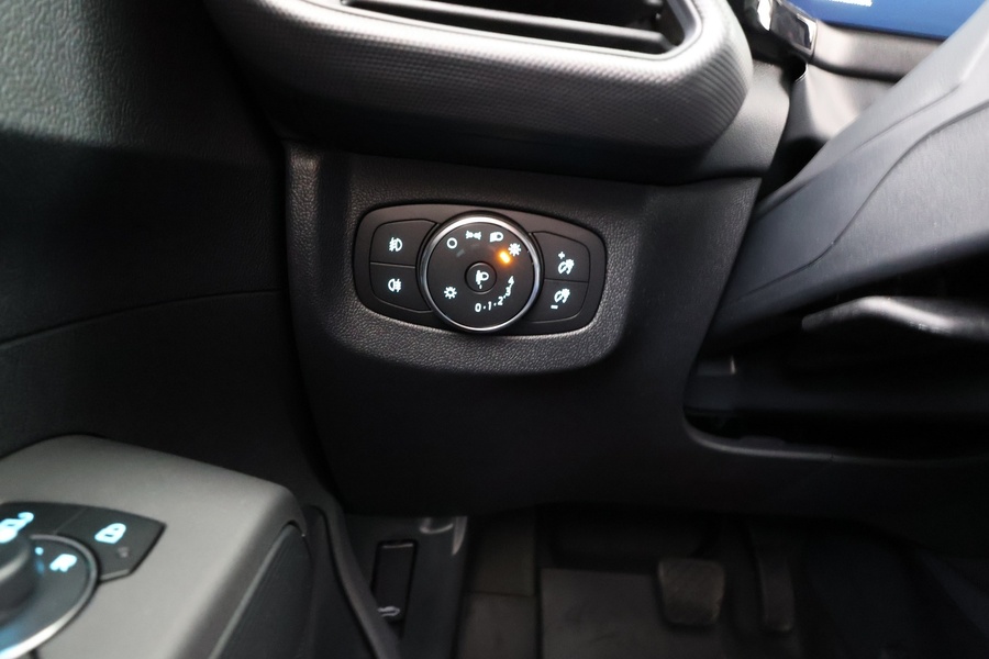 Ford Transit Courier vaihtoauto