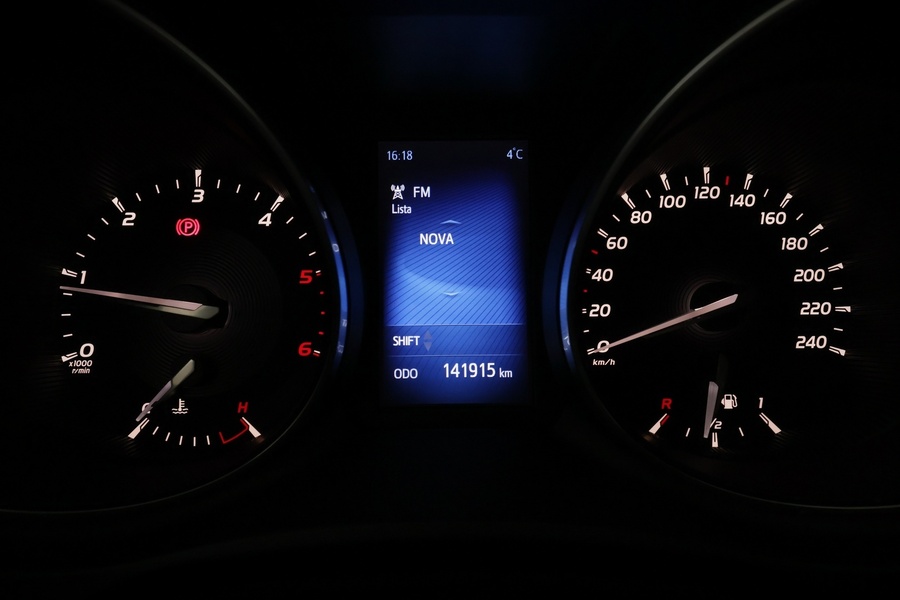 Toyota Avensis vaihtoauto