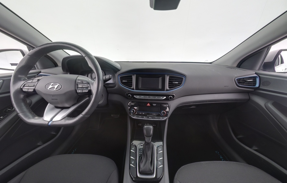 Hyundai IONIQ hybrid vaihtoauto