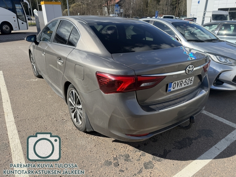 Toyota Avensis vaihtoauto