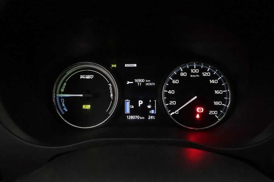 Mitsubishi Outlander PHEV vaihtoauto