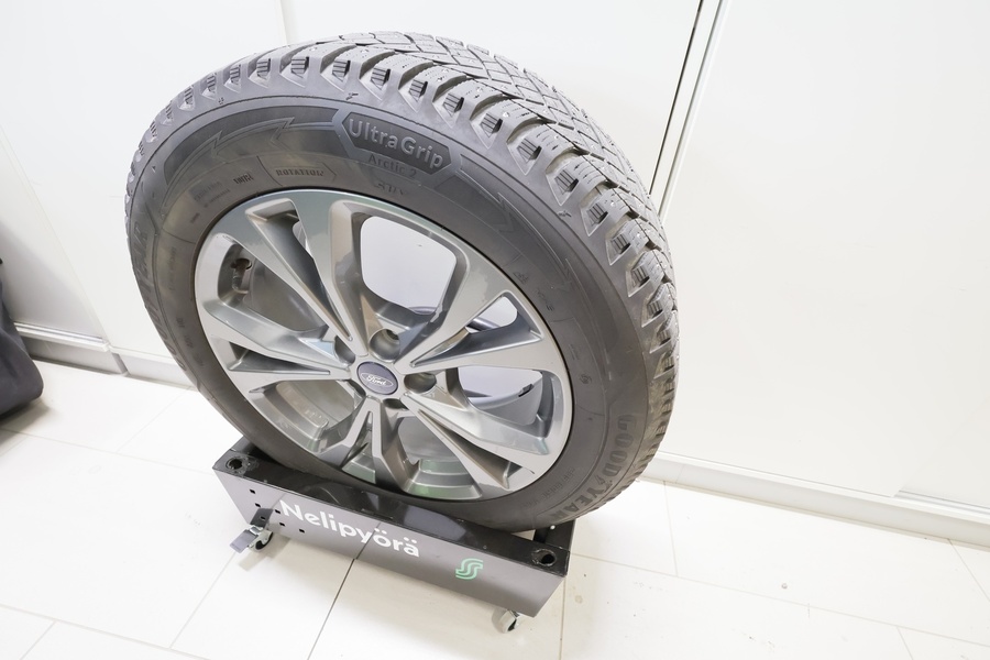 Ford Kuga vaihtoauto