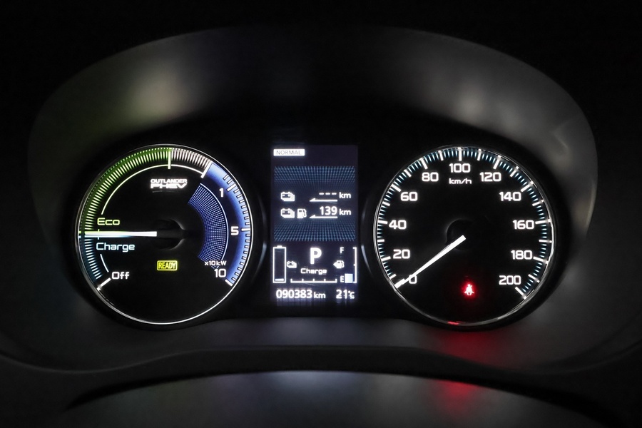 Mitsubishi Outlander PHEV vaihtoauto