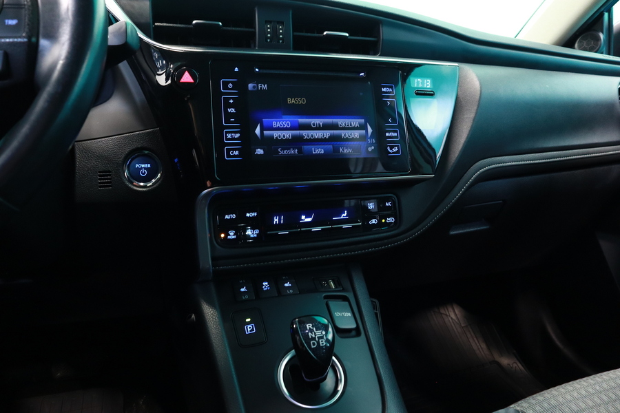 Toyota Auris vaihtoauto