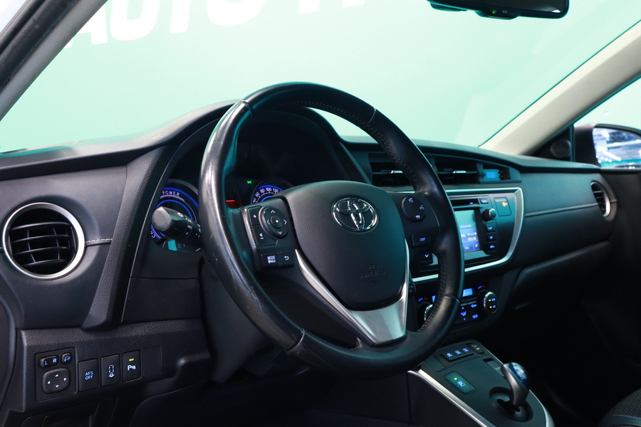 Toyota Auris vaihtoauto