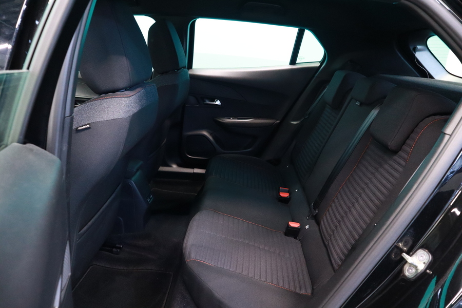 Peugeot e-2008 vaihtoauto