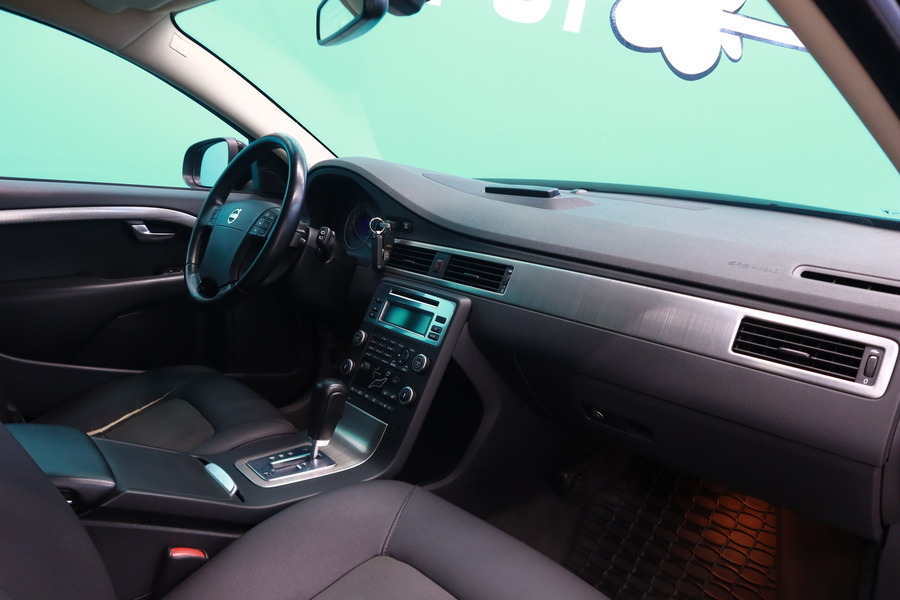 Volvo V70 vaihtoauto