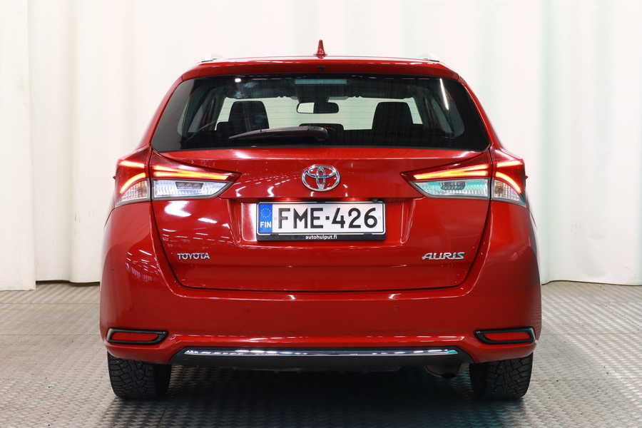 Toyota Auris vaihtoauto