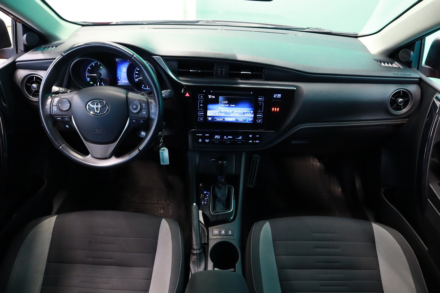 Toyota Auris vaihtoauto