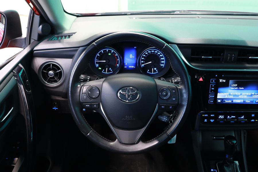 Toyota Auris vaihtoauto