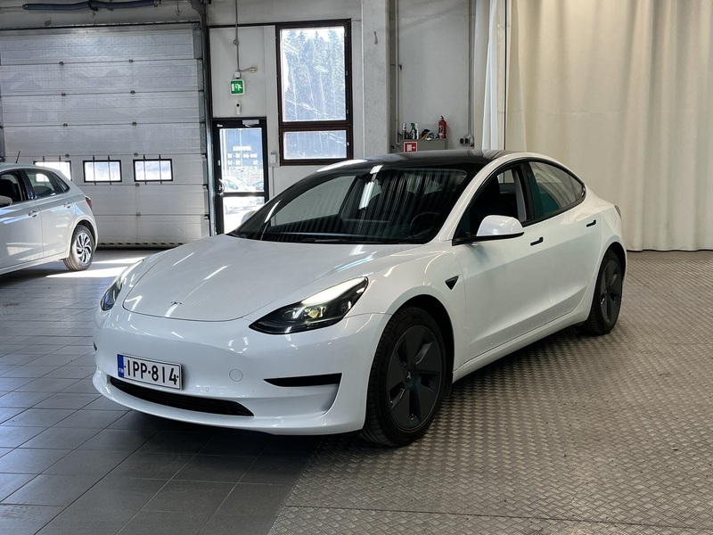 Tesla Model 3 vaihtoauto