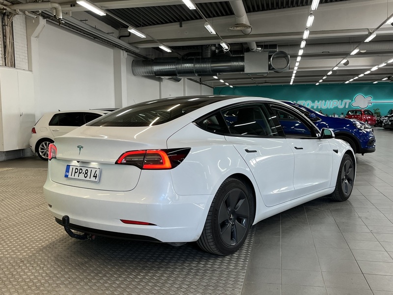Tesla Model 3 vaihtoauto