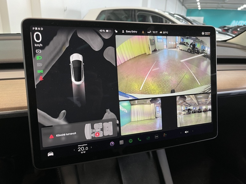 Tesla Model 3 vaihtoauto