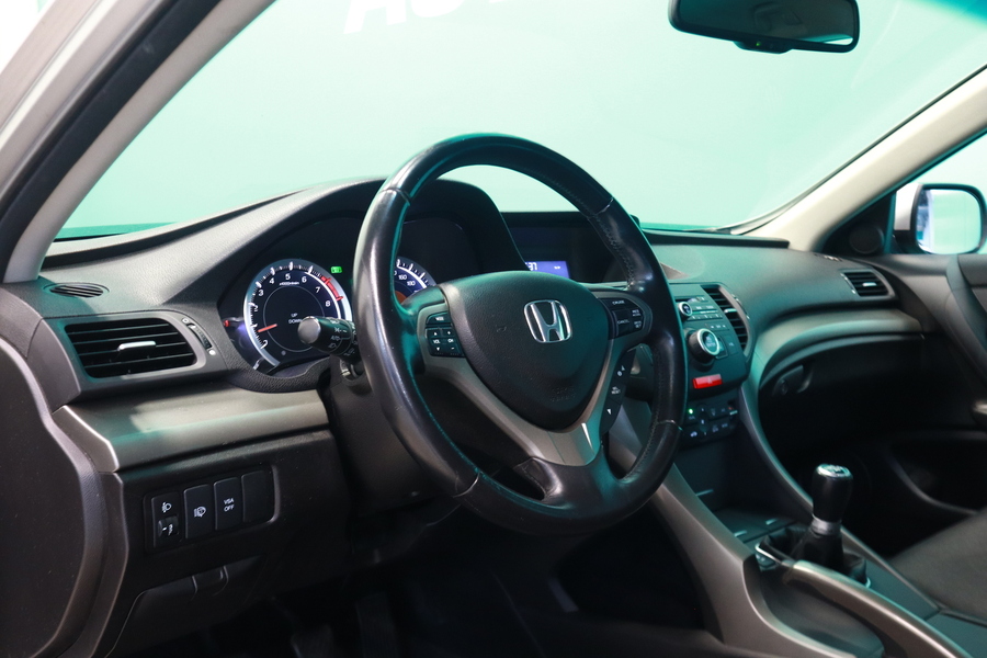 Honda Accord vaihtoauto